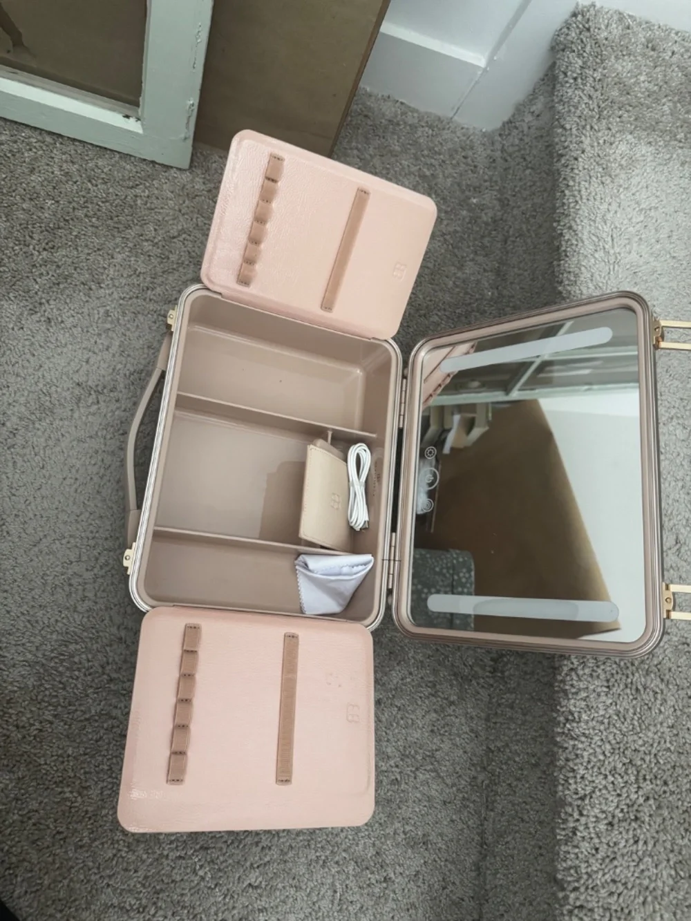 Beautifect Box – Rose Gold Lighted Makeup Vanity Case